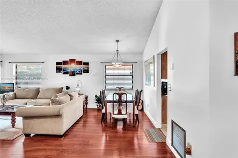 631 SW 113th Avenue Pembroke Pines FL 33025