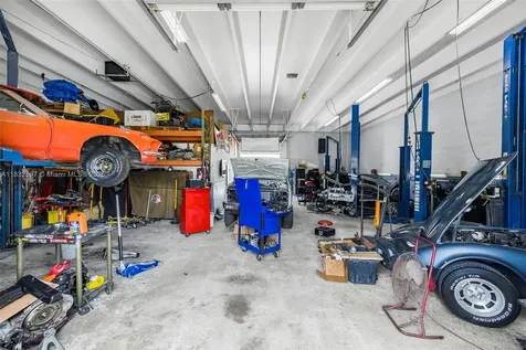 Mechanic Shop For Sale Near Tamiami Airport Kendall FL 33186
