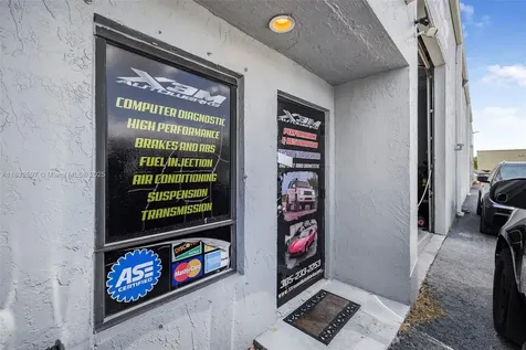 Mechanic Shop For Sale Near Tamiami Airport Kendall FL 33186