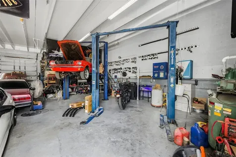 Mechanic Shop For Sale Near Tamiami Airport Kendall FL 33186