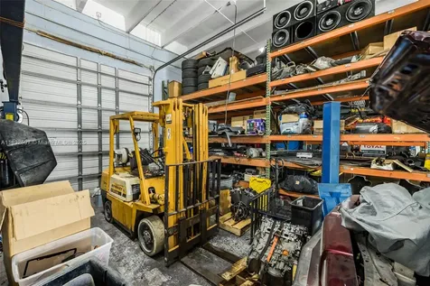 Mechanic Shop For Sale Near Tamiami Airport Kendall FL 33186