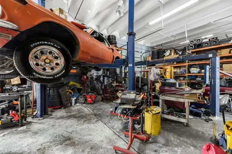 Mechanic Shop For Sale Near Tamiami Airport Kendall FL 33186