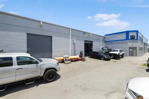 Mechanic Shop For Sale Near Tamiami Airport Kendall FL 33186