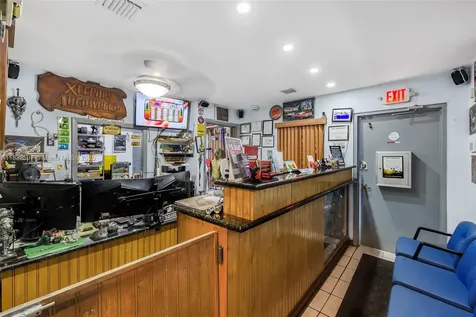 Mechanic Shop For Sale Near Tamiami Airport Kendall FL 33186