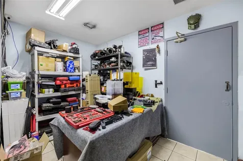 Mechanic Shop For Sale Near Tamiami Airport Kendall FL 33186