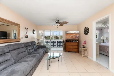 3135 S Ocean Drive Hallandale Beach FL 33009