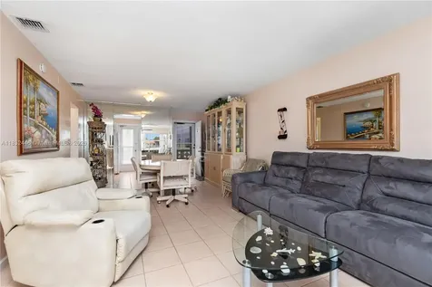 3135 S Ocean Drive Hallandale Beach FL 33009