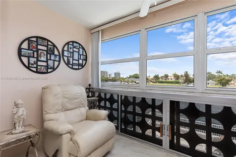 3135 S Ocean Drive Hallandale Beach FL 33009