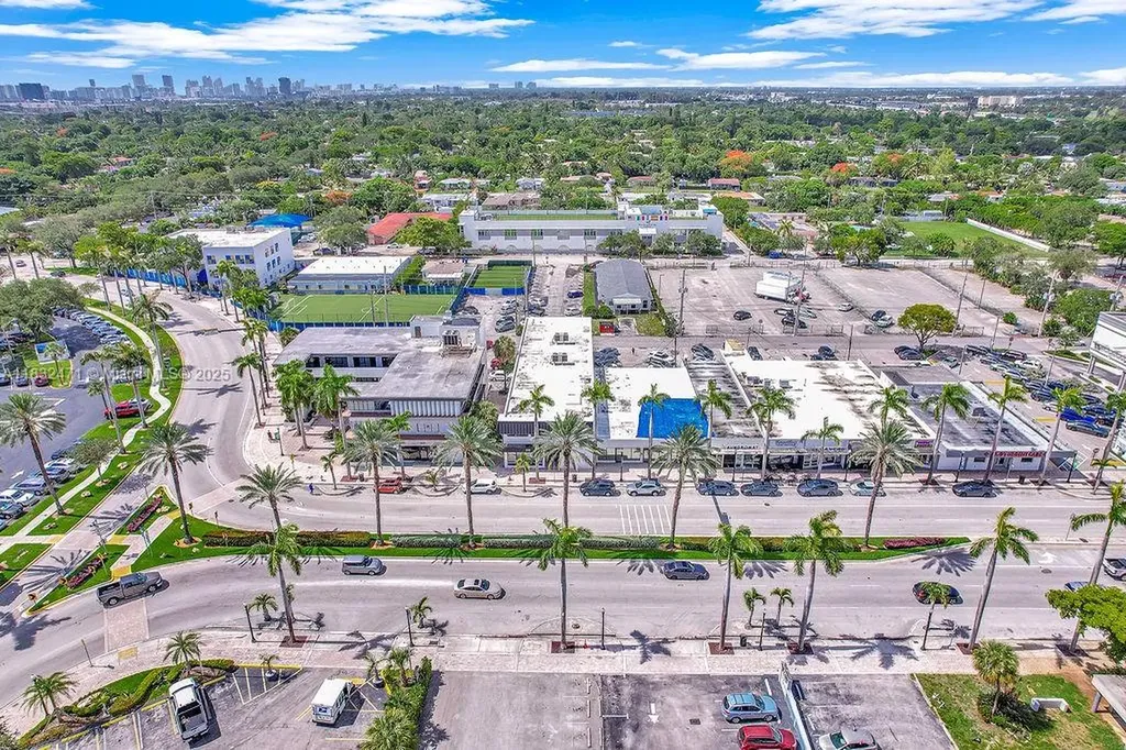 2640 Hollywood Boulevard Hollywood FL 33020