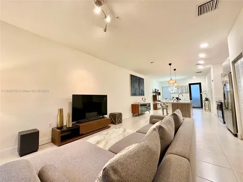 8031 NW 104th Avenue Doral FL 33178