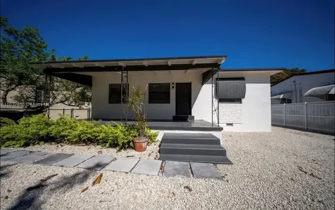 217 E 48th Street Hialeah FL 33013