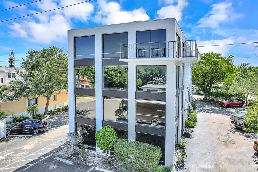 150 SE 12th Street Fort Lauderdale FL 33316