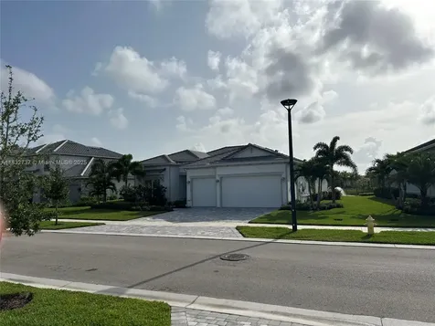 10904 Stellar Circle Palm Beach Gardens FL 33412