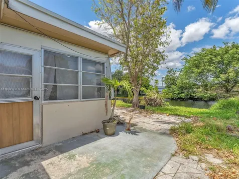 8363 NW 26th Place Sunrise FL 33322