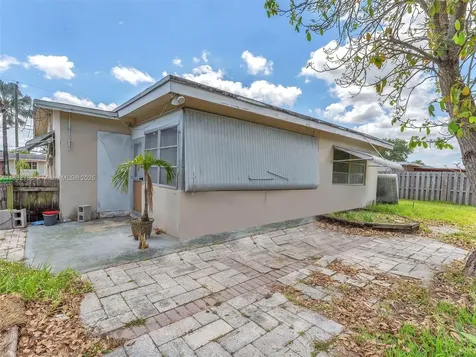 8363 NW 26th Place Sunrise FL 33322