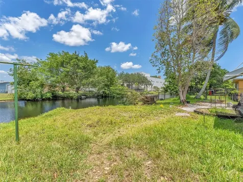 8363 NW 26th Place Sunrise FL 33322