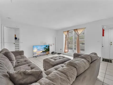 8363 NW 26th Place Sunrise FL 33322