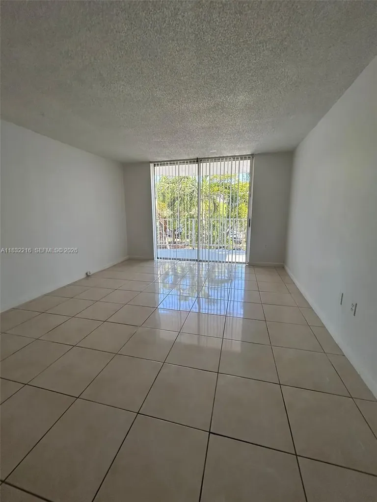 496 NW 165th Street Road Miami FL 33169