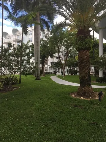 496 NW 165th Street Road Miami FL 33169