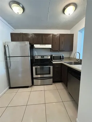 496 NW 165th Street Road Miami FL 33169