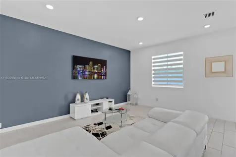 814 SE 19th Street Homestead FL 33034