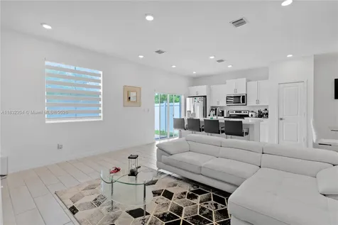 814 SE 19th Street Homestead FL 33034