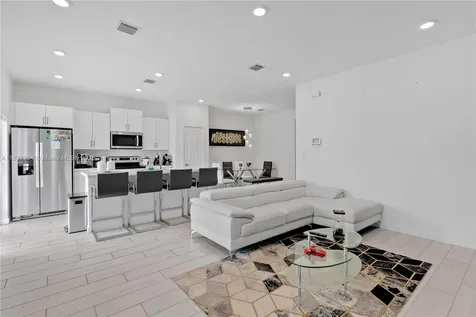 814 SE 19th Street Homestead FL 33034