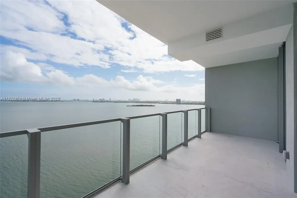 2900 NE 7th Avenue Miami FL 33137