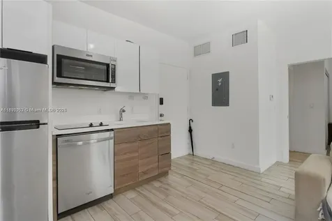 1560 Meridian Avenue Miami Beach FL 33139