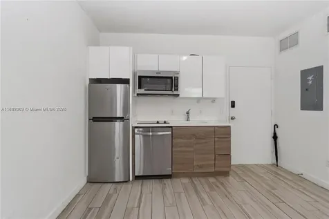 1560 Meridian Avenue Miami Beach FL 33139