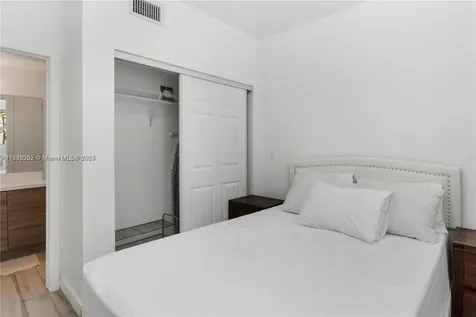 1560 Meridian Avenue Miami Beach FL 33139