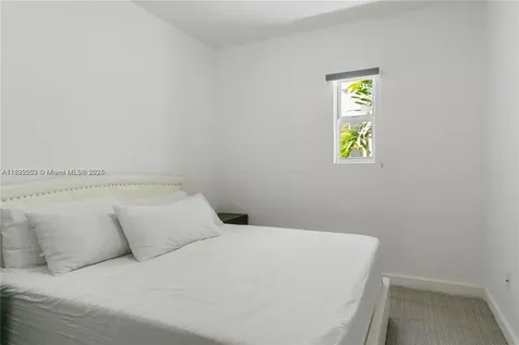 1560 Meridian Avenue Miami Beach FL 33139