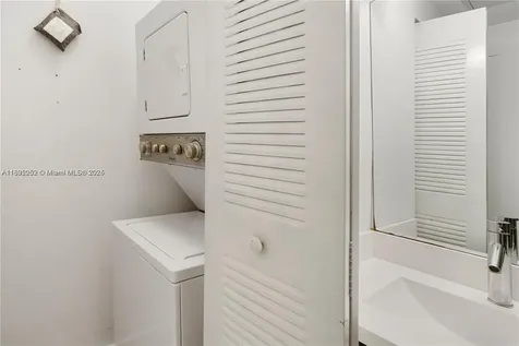 1560 Meridian Avenue Miami Beach FL 33139