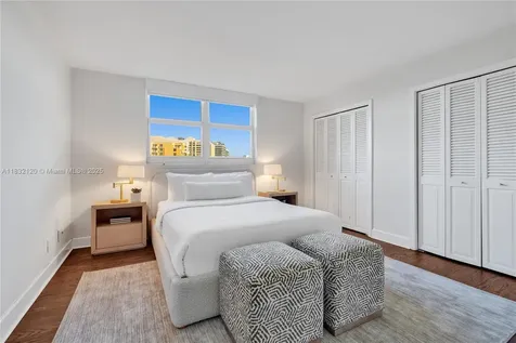 615 Ocean Drive Key Biscayne FL 33149