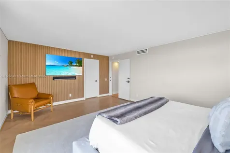 615 Ocean Drive Key Biscayne FL 33149
