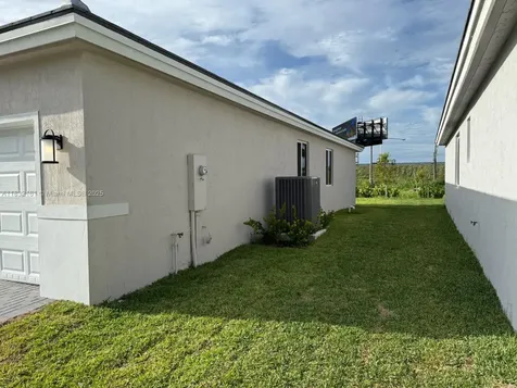 1828 NE 1st Street Homestead FL 33033