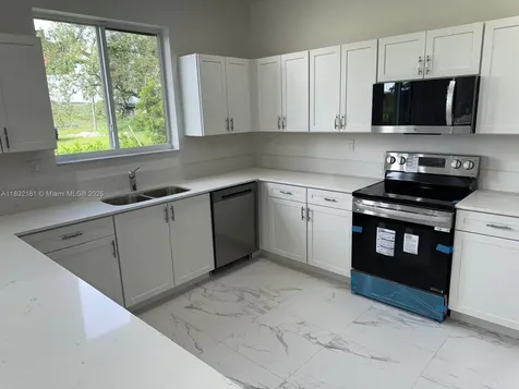 1828 NE 1st Street Homestead FL 33033
