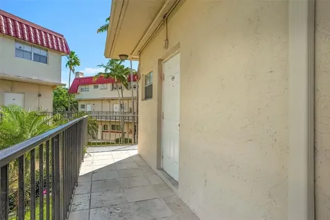 8650 SW 67th Avenue Pinecrest FL 33156