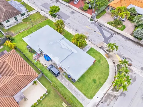 1601 S Treasure Drive North Bay Village FL 33141