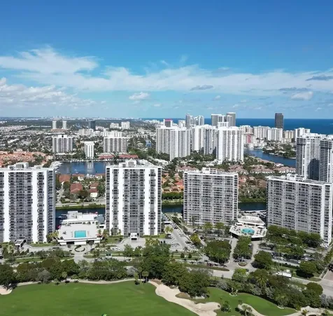 3675 N Country Club Drive Aventura FL 33180