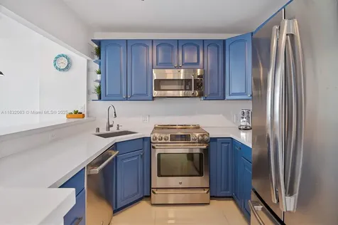 3675 N Country Club Drive Aventura FL 33180