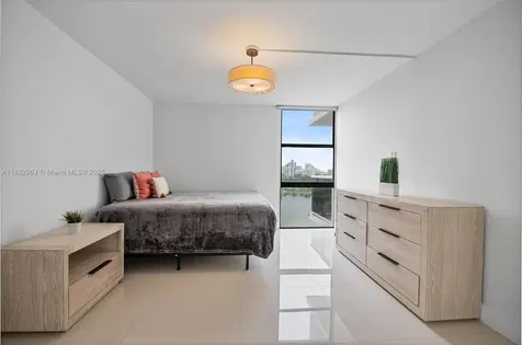 3675 N Country Club Drive Aventura FL 33180