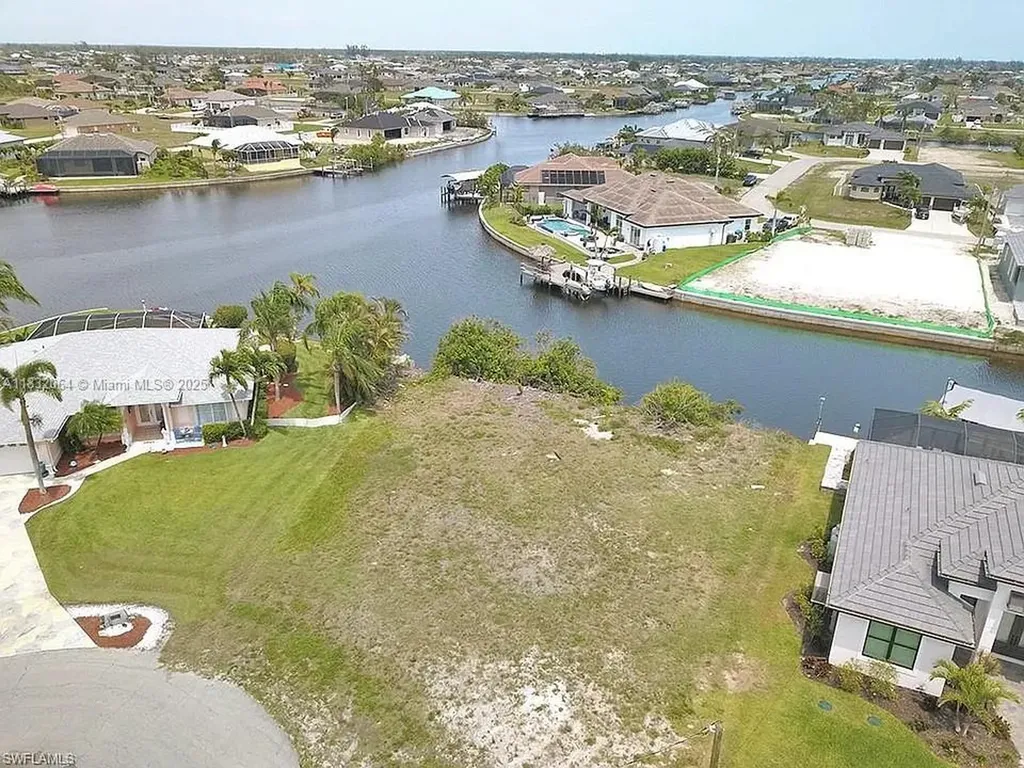 1253 NW 39th Avenue Cape Coral FL 33993