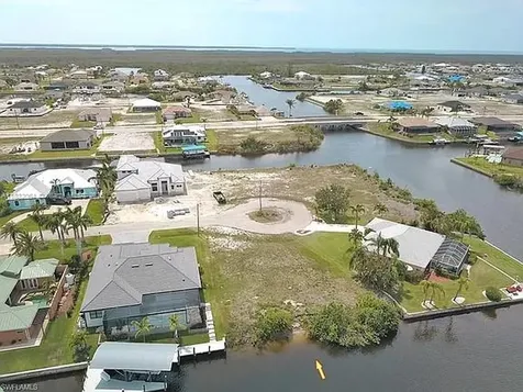 1253 NW 39th Avenue Cape Coral FL 33993
