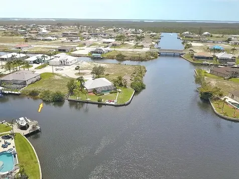 1253 NW 39th Avenue Cape Coral FL 33993