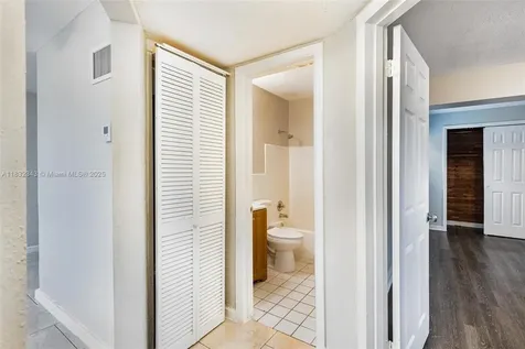 407 S 61st Avenue Hollywood FL 33023