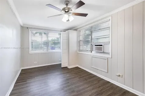 407 S 61st Avenue Hollywood FL 33023