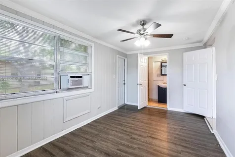 407 S 61st Avenue Hollywood FL 33023