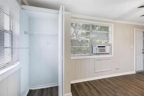 407 S 61st Avenue Hollywood FL 33023