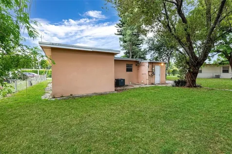 407 S 61st Avenue Hollywood FL 33023